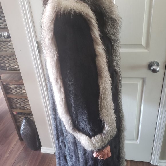 Vintage Full Length Black Mink with Silver Fox Trim Coat - Picture 3 of 5